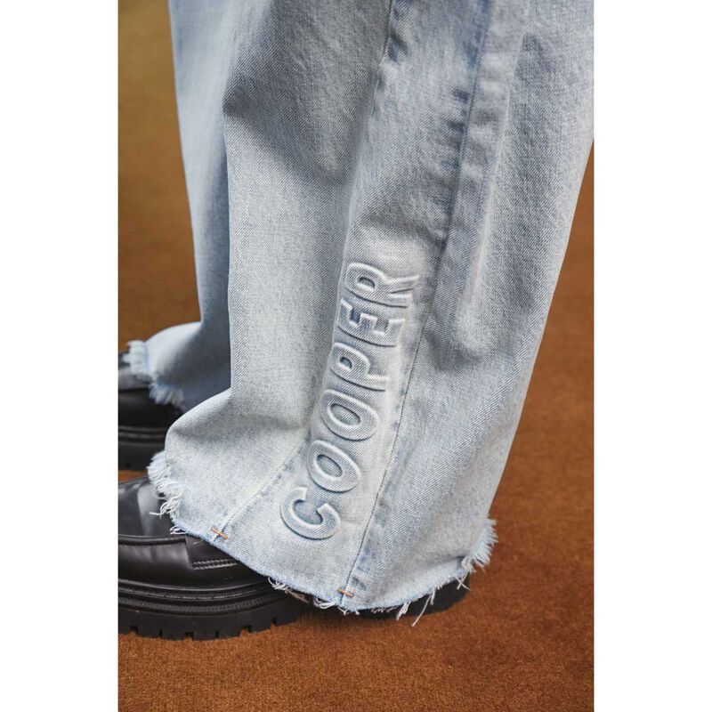 Cooper She's The Em-Boss Jeans image number 2